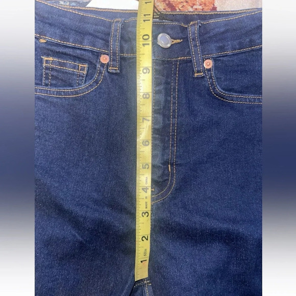 NWT PrettyLittleThing Denim Dark Wash Hi Rise 5 Pocket Skinny Jeans Sz 0 Ripped - Picture 10 of 11